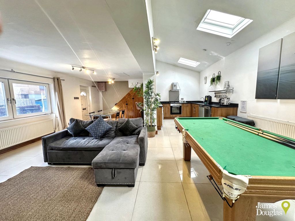 Property photo 3 of 18 Img_5766