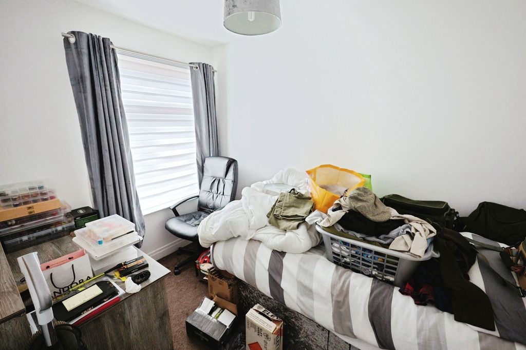 Property photo 3 of 10 Pbox-Img.Jpg