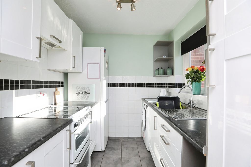 Property photo 2 of 14