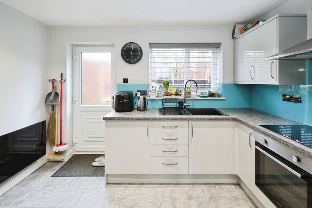 Property photo 3 of 18 Pbox-Img.Jpg