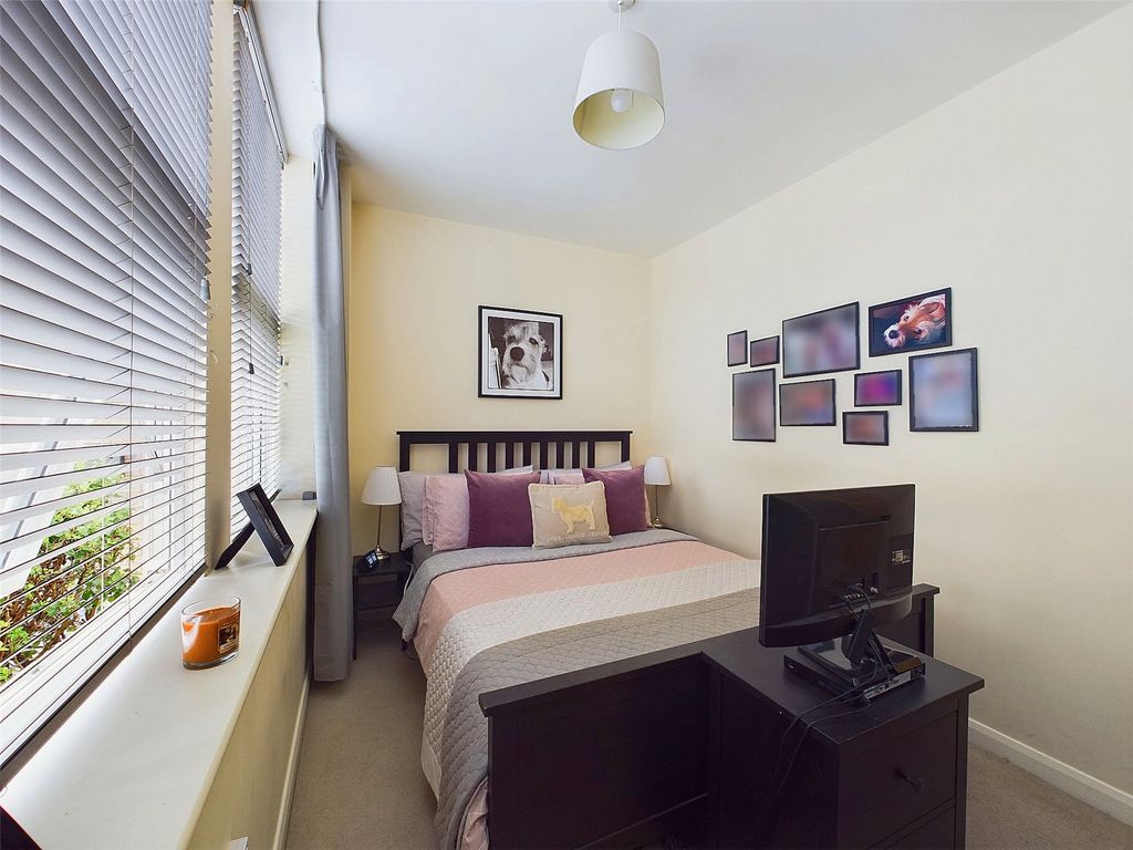 Property photo 3 of 11 3 - Image