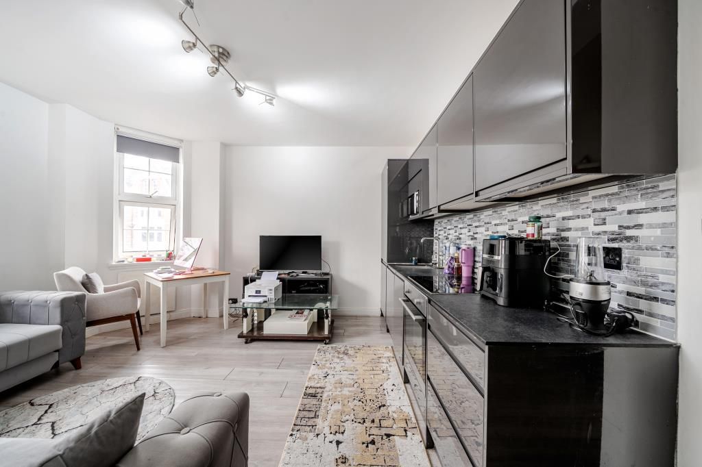 Property photo 3 of 14 Kitchen