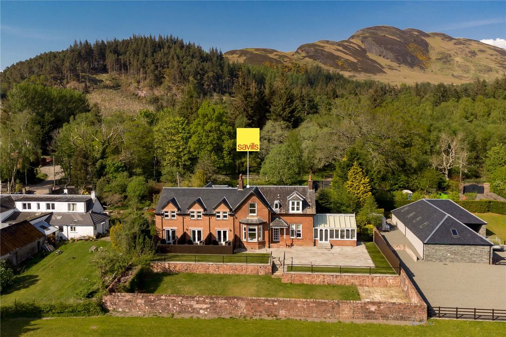 Property photo 2 of 28 Lomond Bank