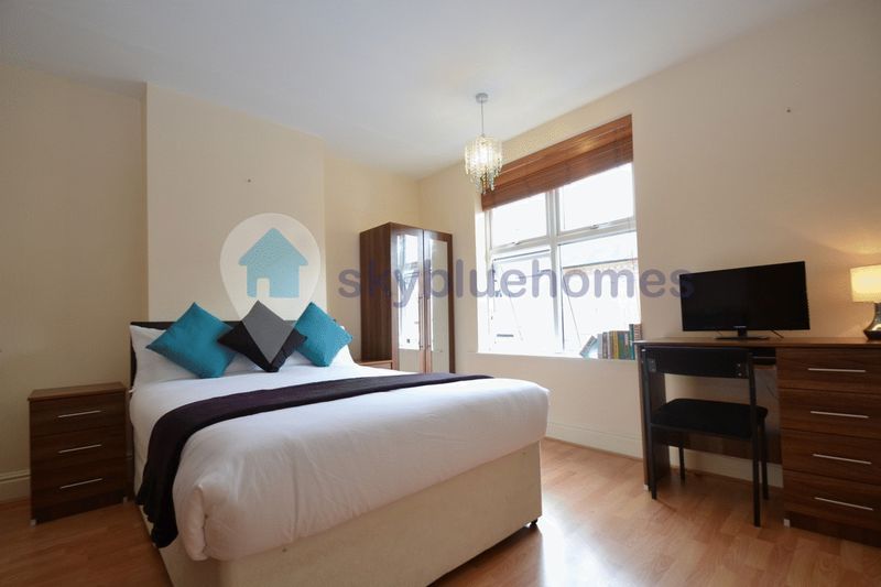 Property photo 2 of 6 Photo 4