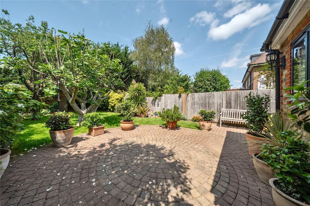 Property photo 3 of 19 Picture No. 17