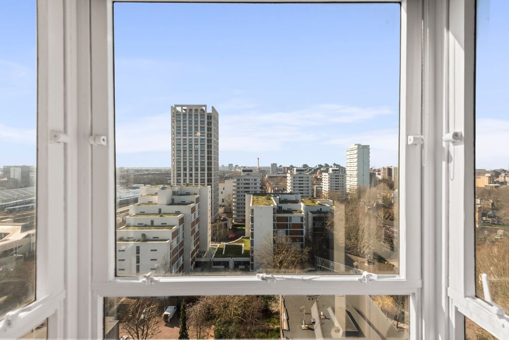 Property photo 3 of 10