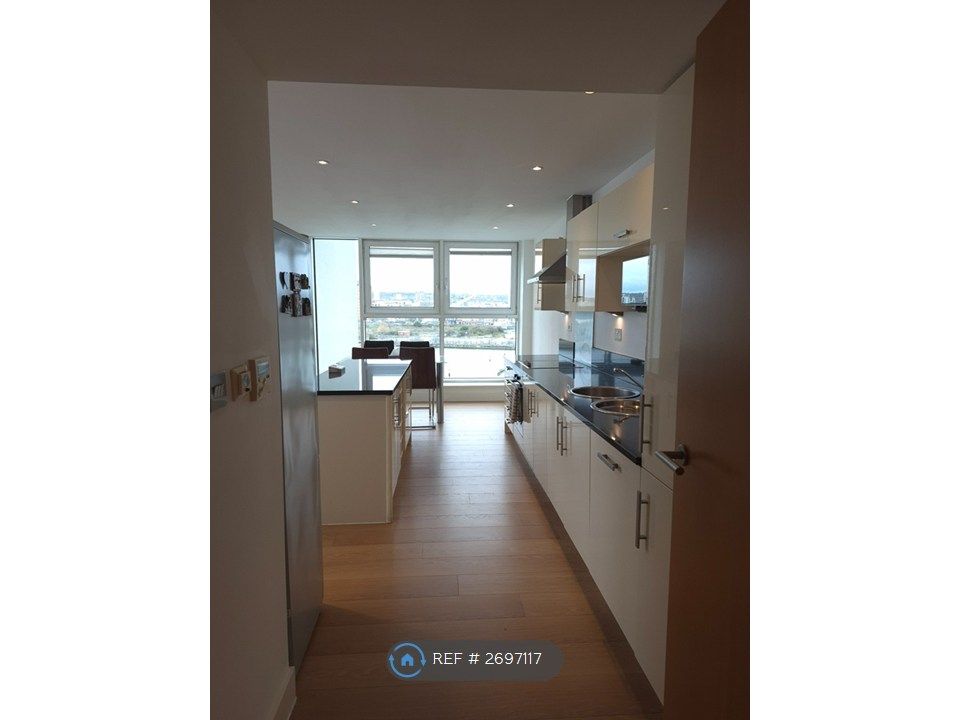 Property photo 3 of 14 Kitchen