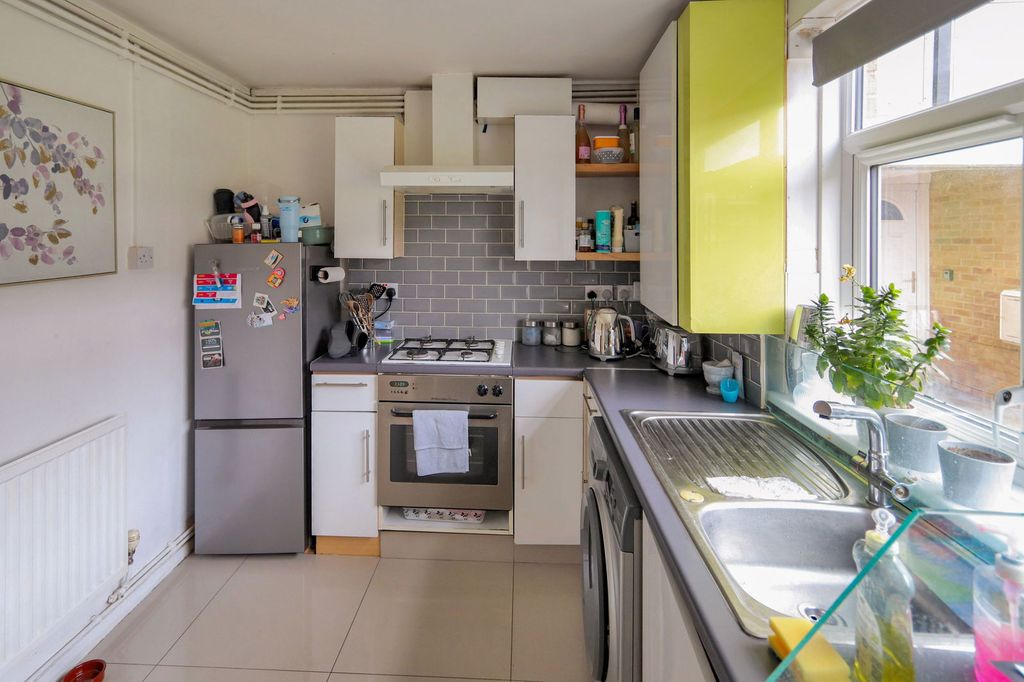 Property photo 3 of 8