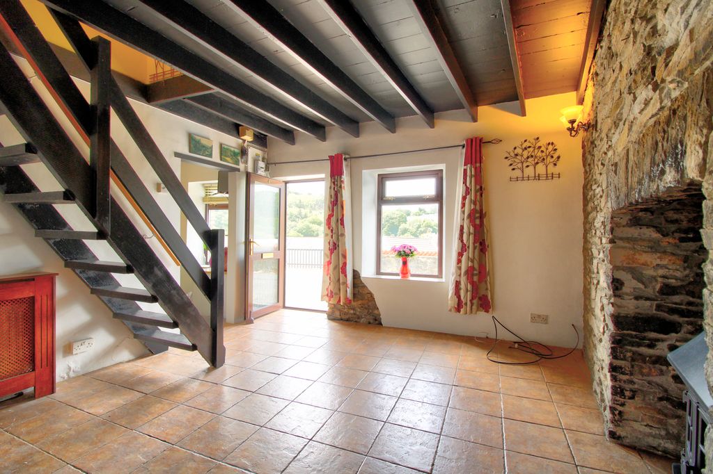 Property photo 2 of 17 Img_5050_1_2_Interior 4