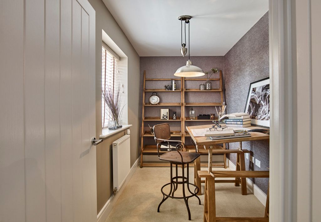 Property photo 3 of 11 2161000-79