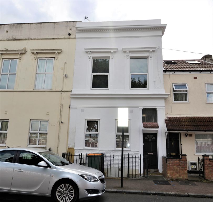 Property photo 1 of 5 1 Bed Flat To Rent Maryland Road, London E15