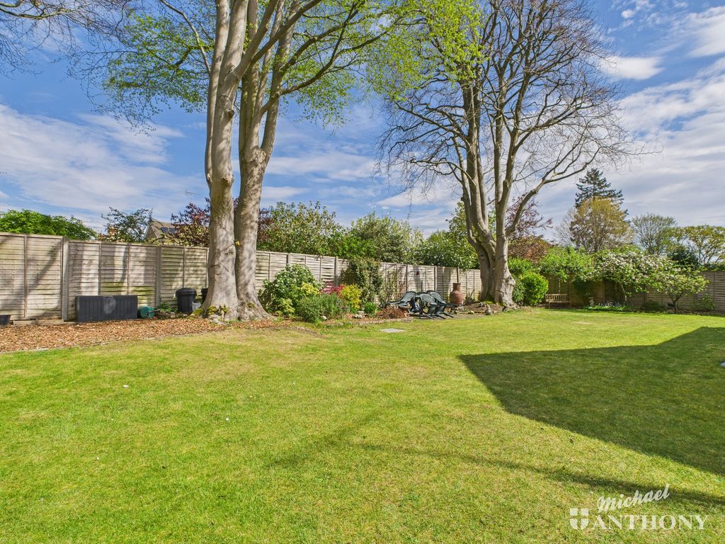 Property photo 3 of 22 Cam02773G0-Pr0281-Still020