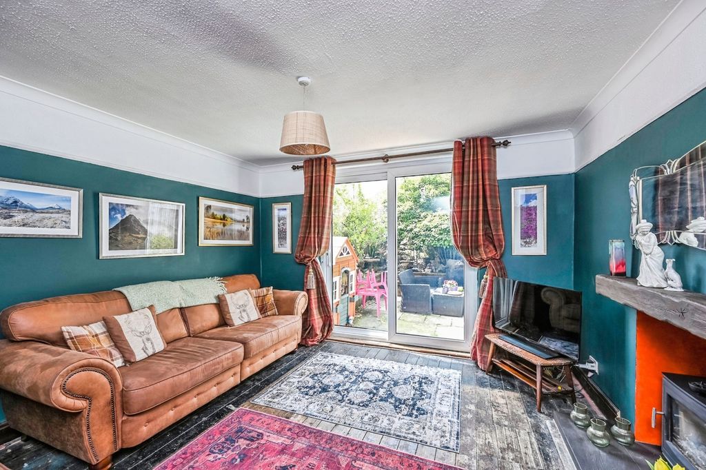 Property photo 3 of 17 Photo