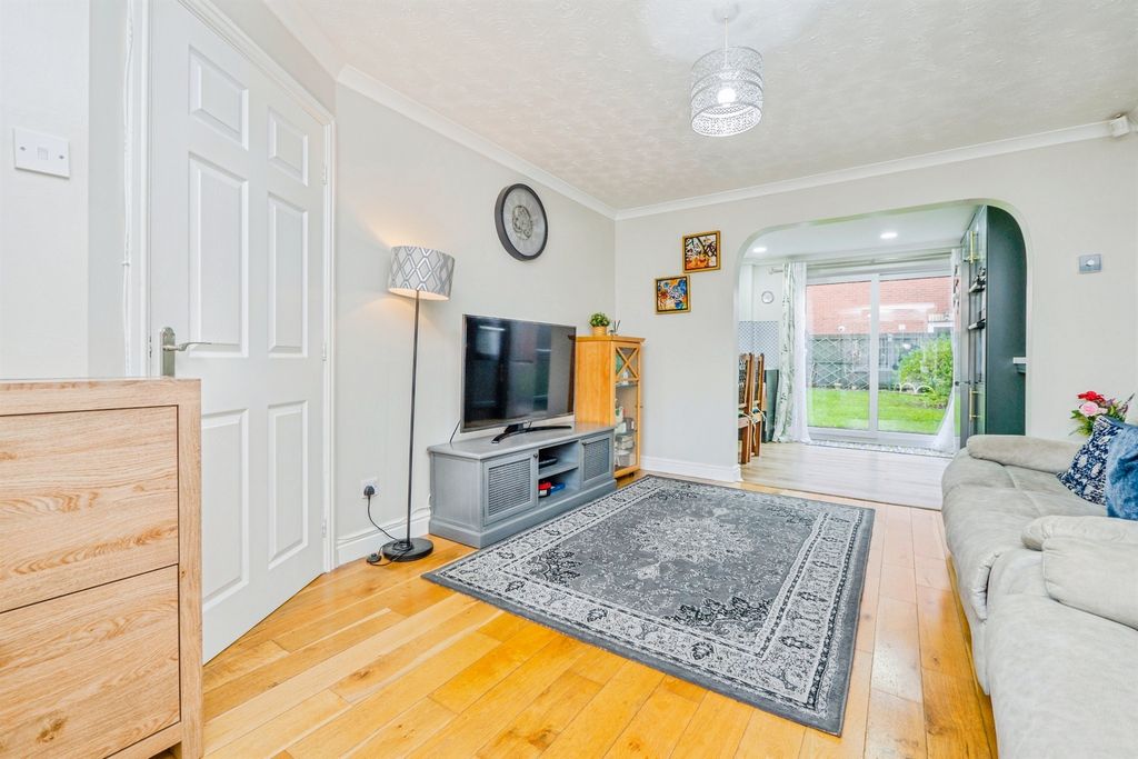 Property photo 3 of 26