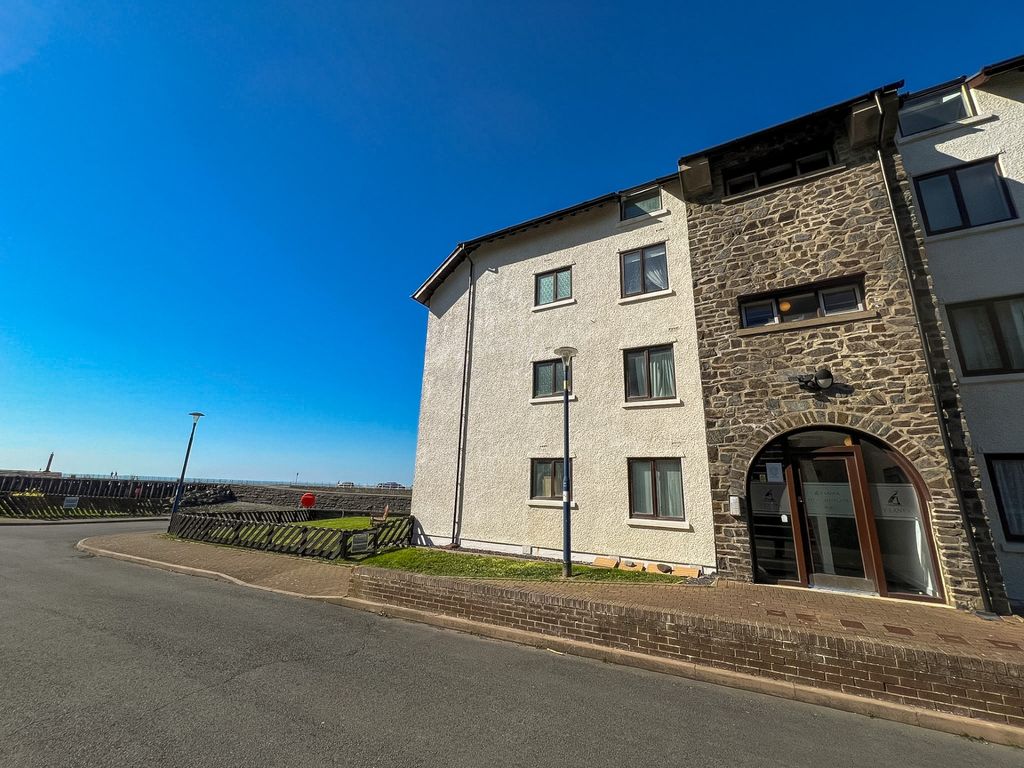 Property photo 2 of 12 c58635c4-63De-4Be9-B057-07493445A502