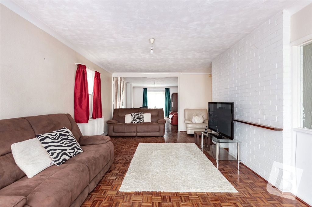 Property photo 3 of 23 Picture No. 21