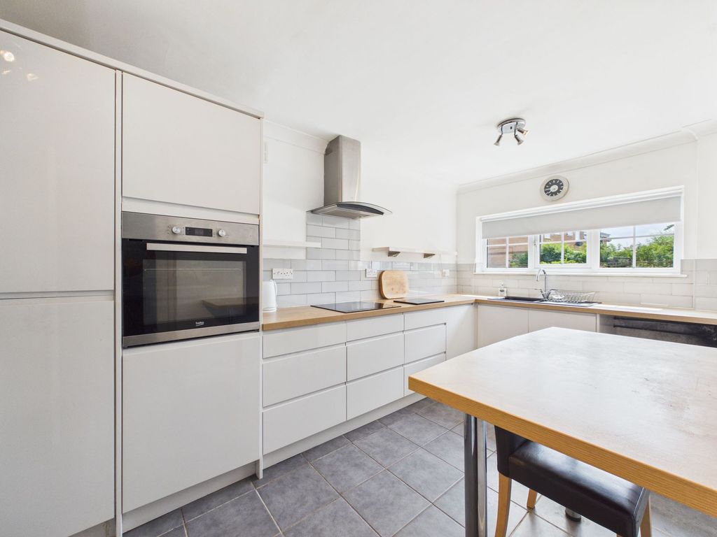 Property photo 2 of 20 Breakfast Kitchen