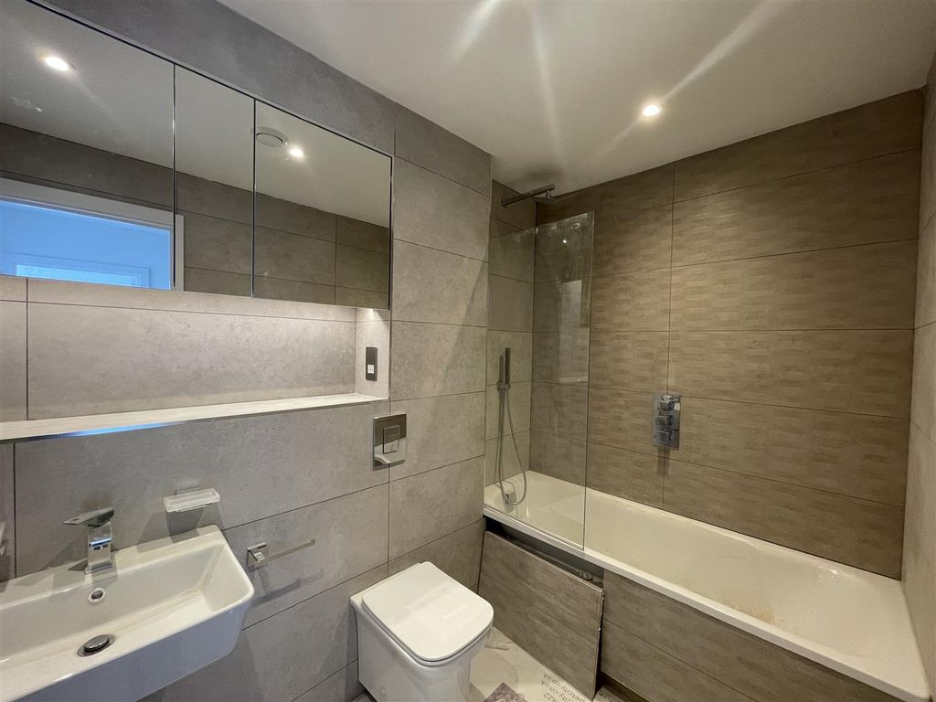 Property photo 3 of 36