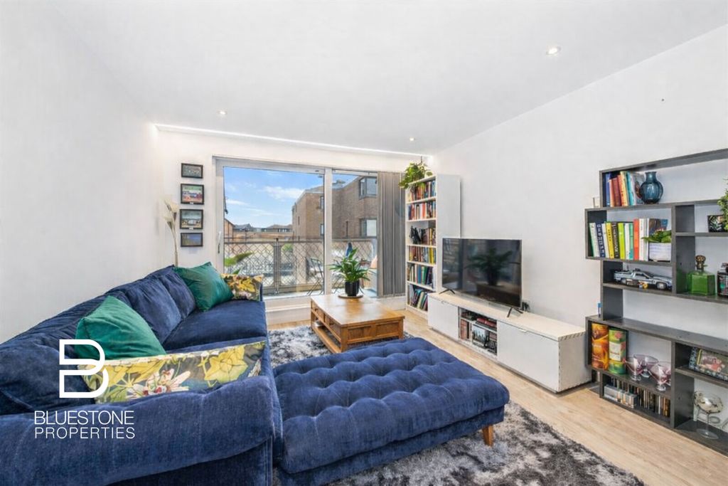 Property photo 3 of 21