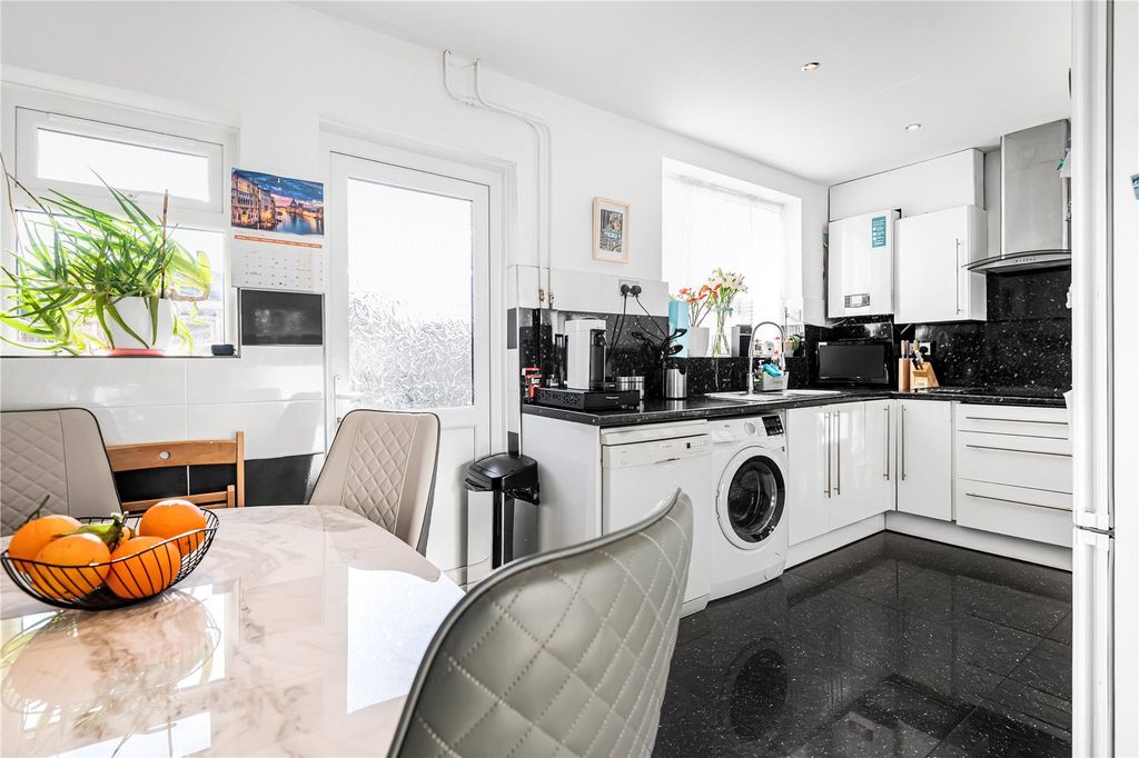 Property photo 1 of 23 Picture No. 08