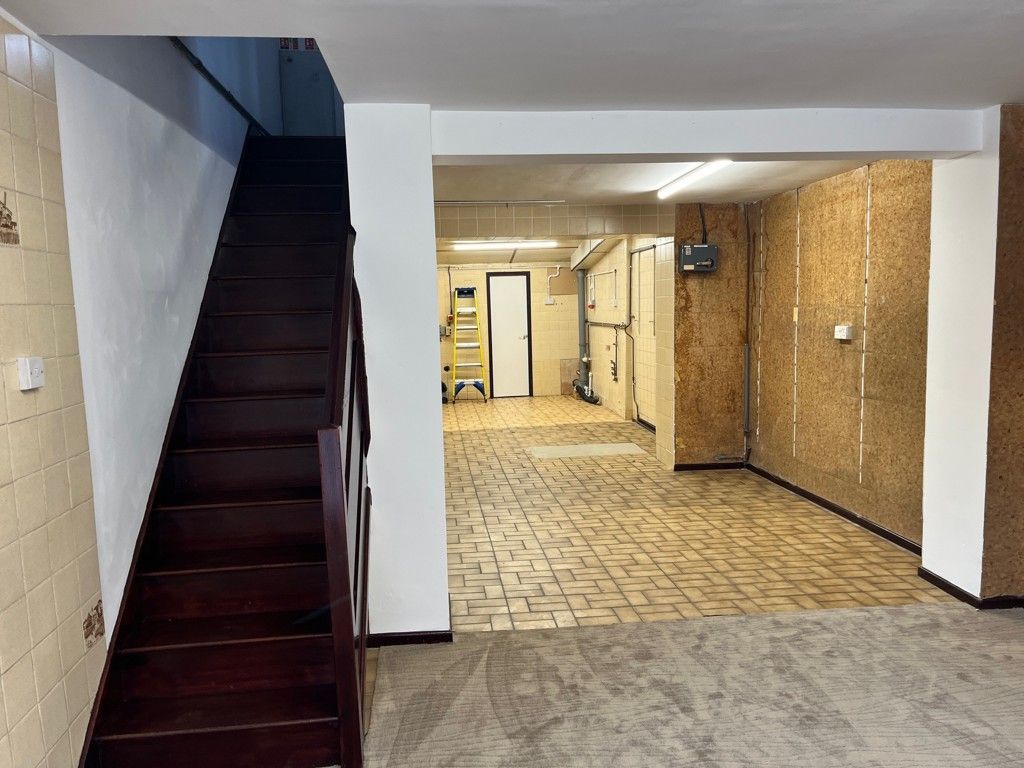 Property photo 3 of 8 Photo 6