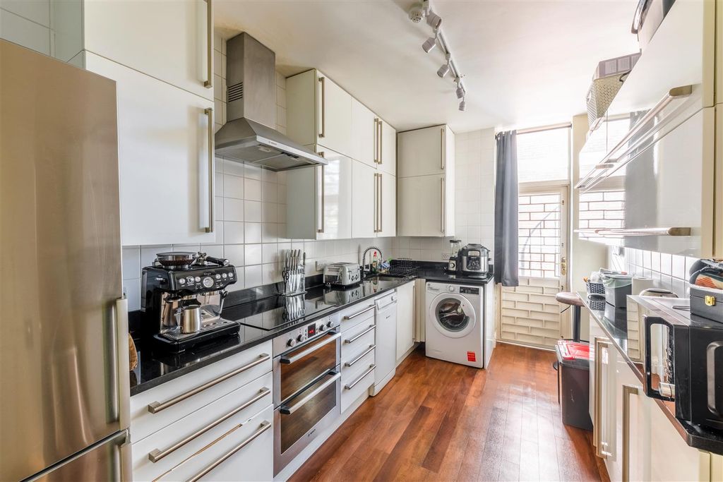 Property photo 3 of 15 F3, 79 The Drive-2.Jpg