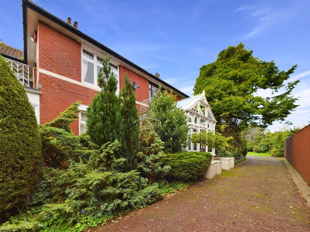 Property photo 3 of 36 Picture No. 05