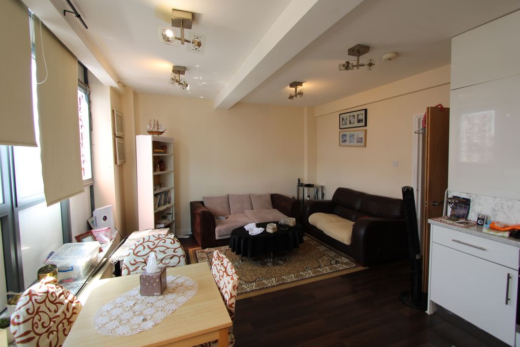 Property photo 2 of 8