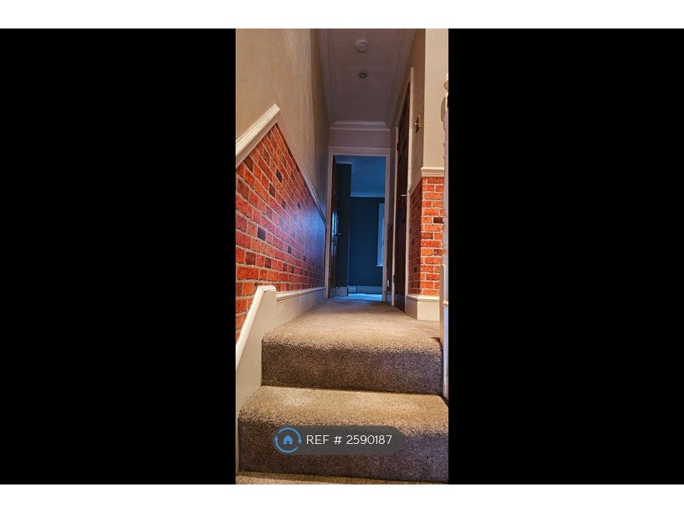 Property photo 2 of 27