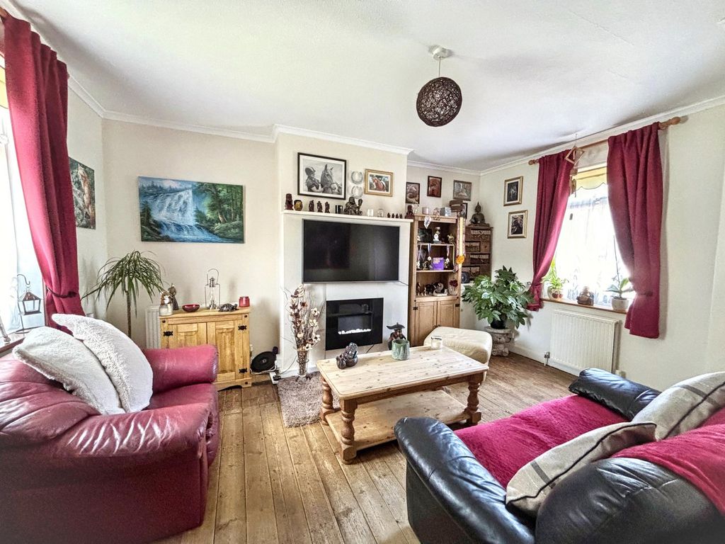 Property photo 3 of 18