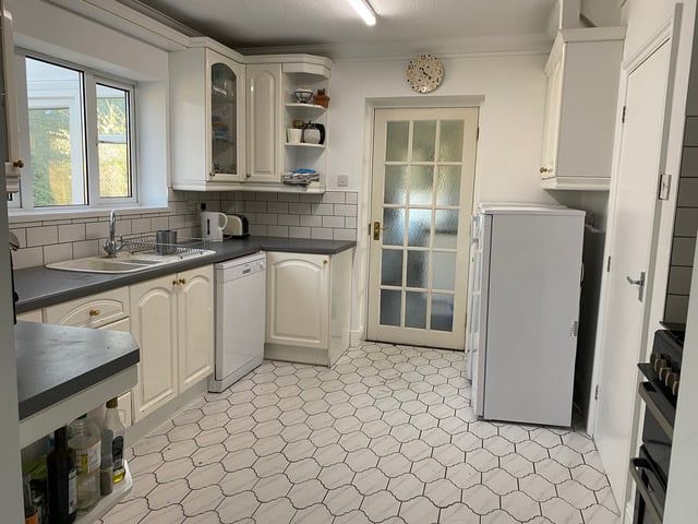 Property photo 3 of 23