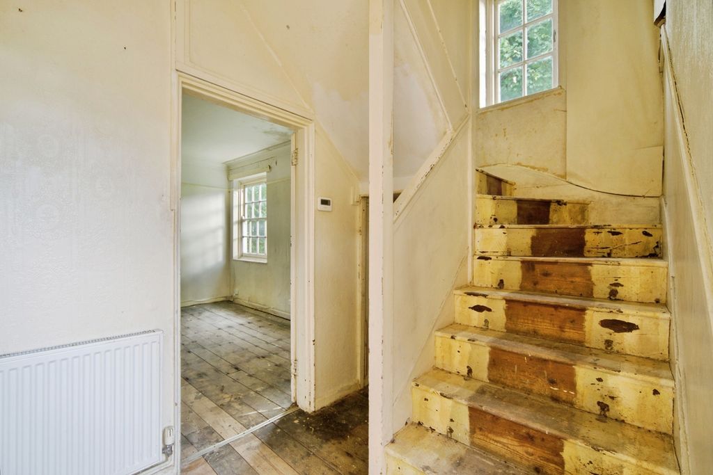 Property photo 2 of 34 Pbox-Img.Jpg