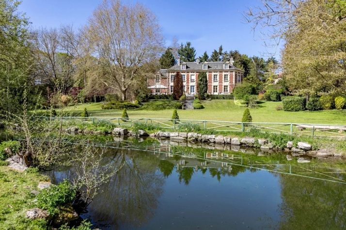 Property photo 1 of 11