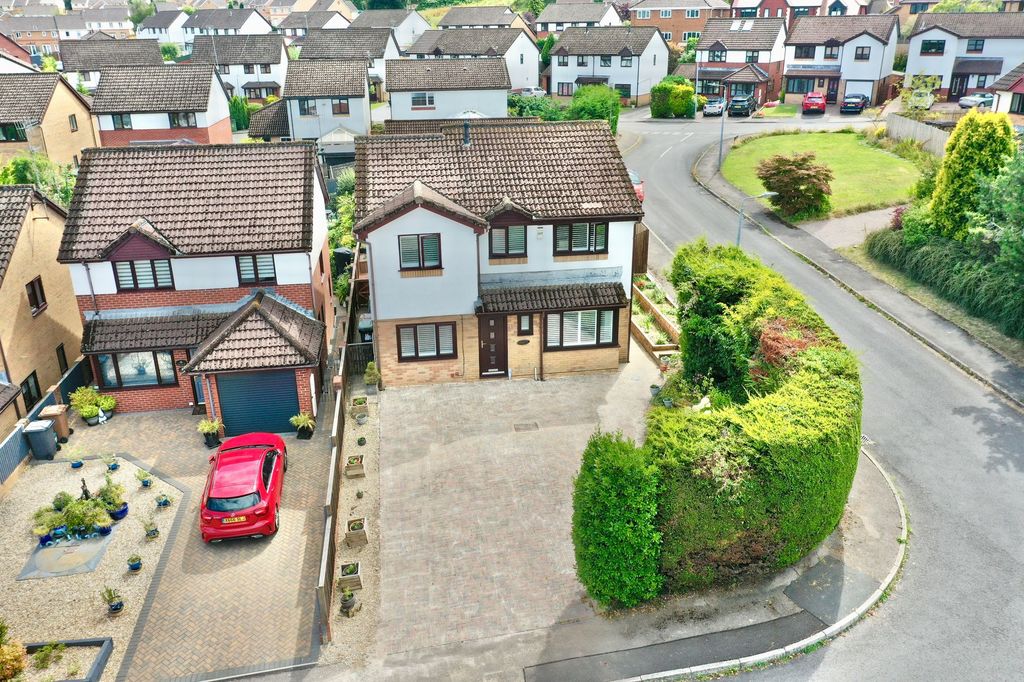 Property photo 1 of 34