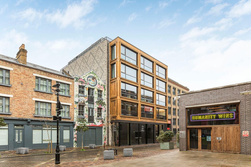 Property photo 2 of 70 124_26747.Jpg