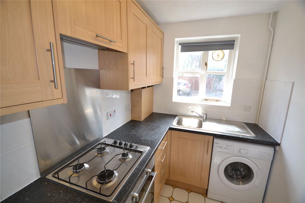 Property photo 3 of 7 Kitchen