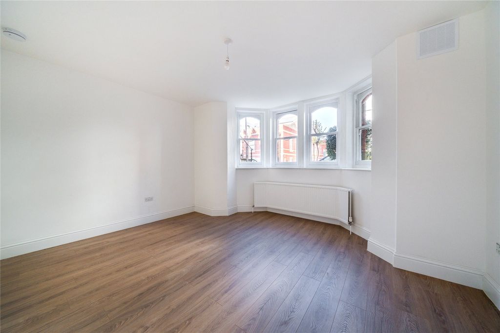 Property photo 2 of 11 Picture No. 02