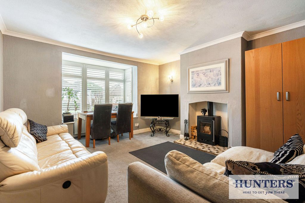 Property photo 2 of 19 Living Room