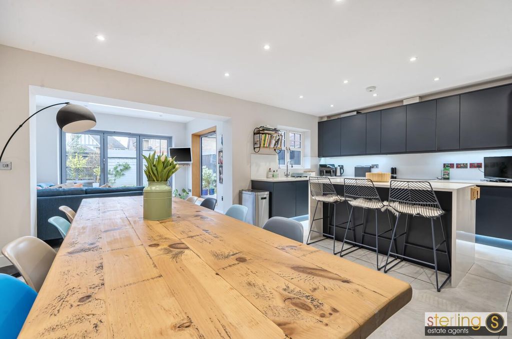 Property photo 3 of 20 Ceda8dc4-70d6-475c-A589-61B3Bc57Da8F.Jpg