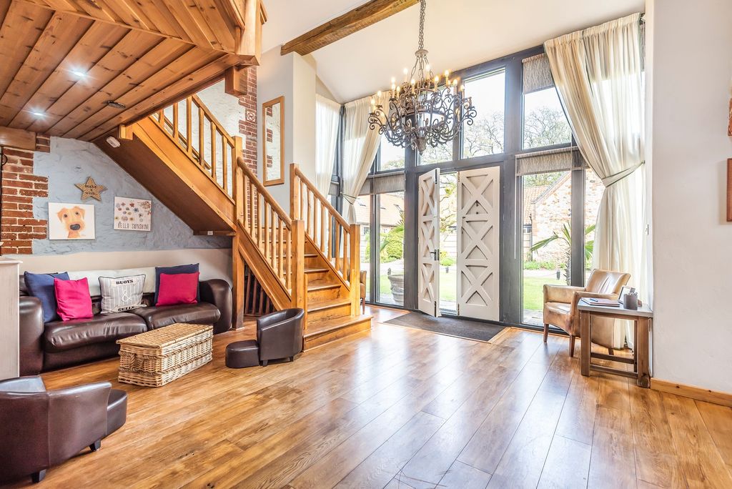 Property photo 2 of 17