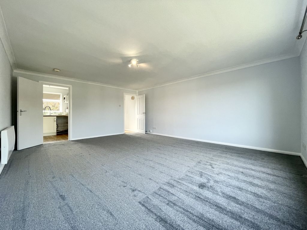 Property photo 1 of 8 Bedroom
