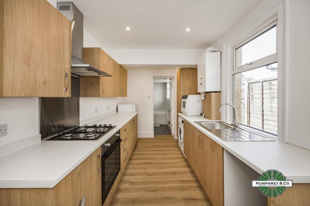 Property photo 3 of 13 Aubrey Road -006.Jpg