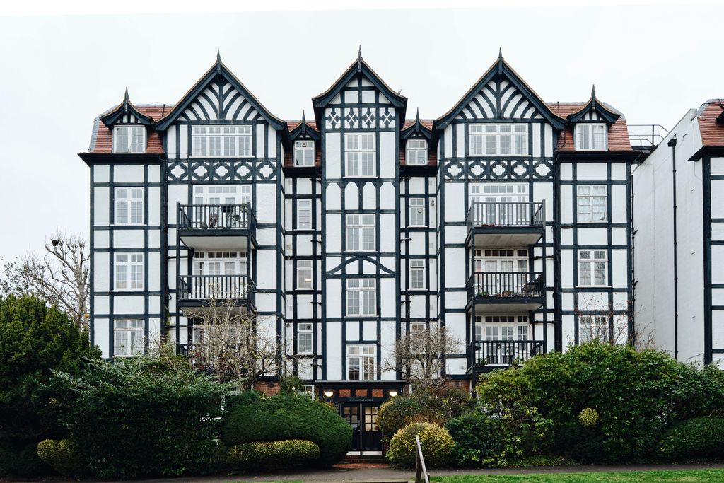 Property photo 2 of 36 322936 - A0Op60000083Wzfmae_N62.Jpg