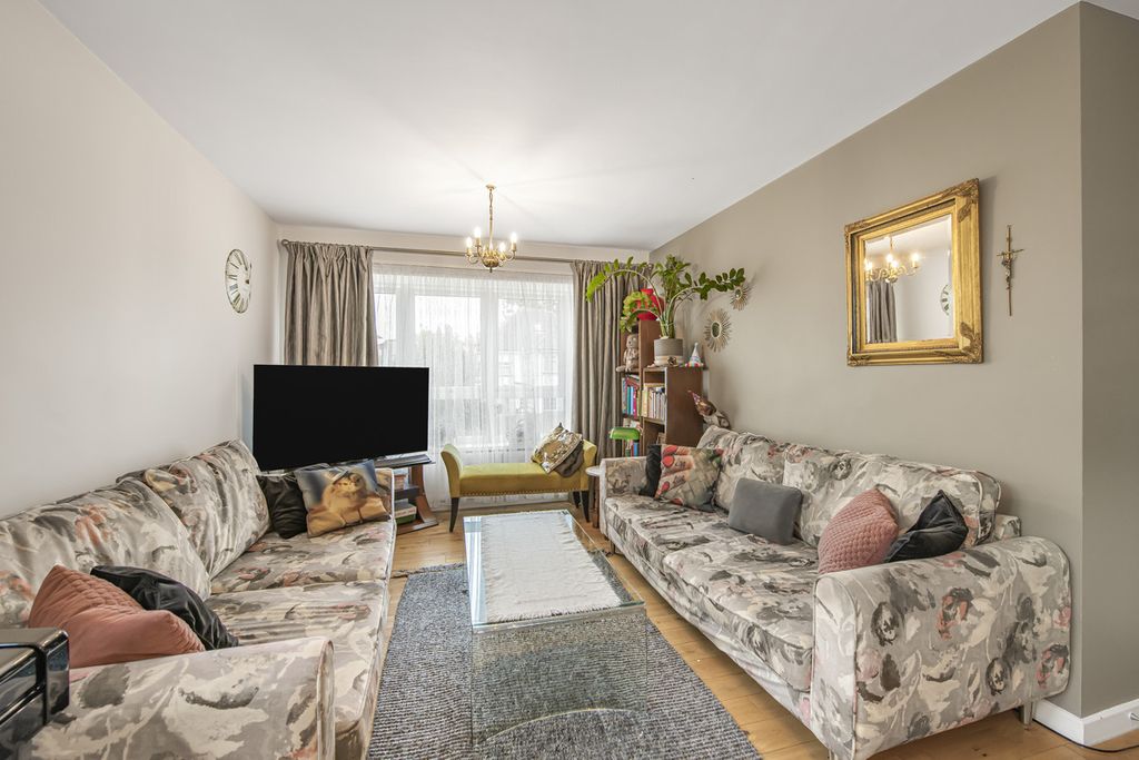 Property photo 3 of 19