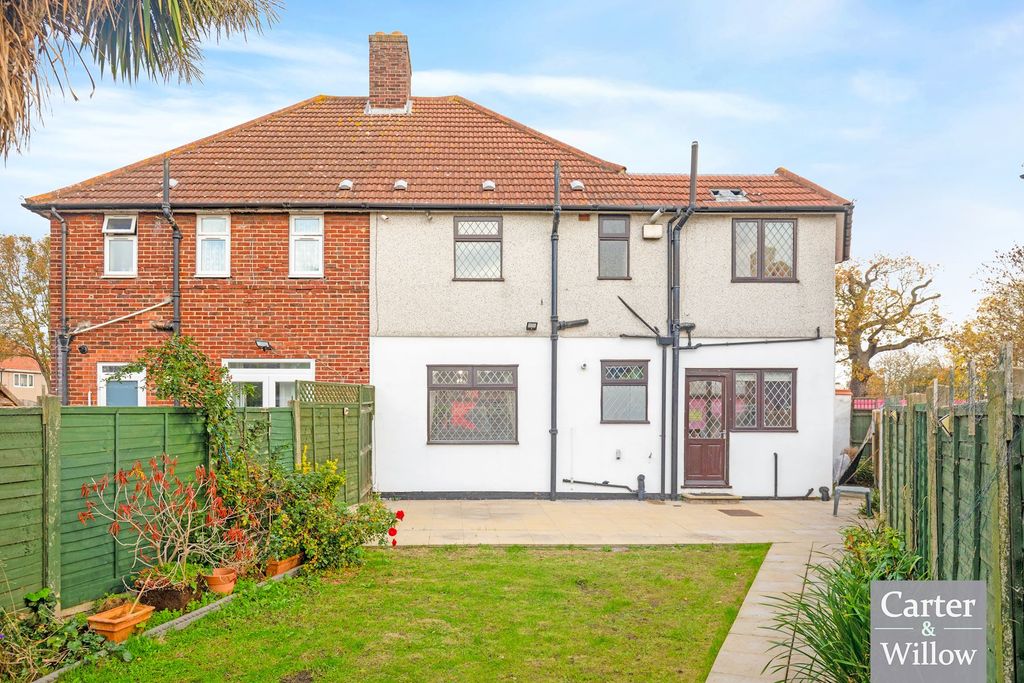 Property photo 2 of 23