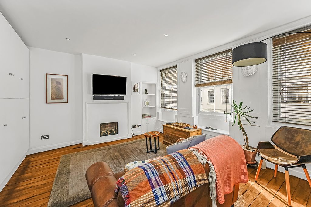 Property photo 2 of 16 4935733