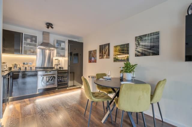 Property photo 2 of 22 Open Plan Kitchen/Li