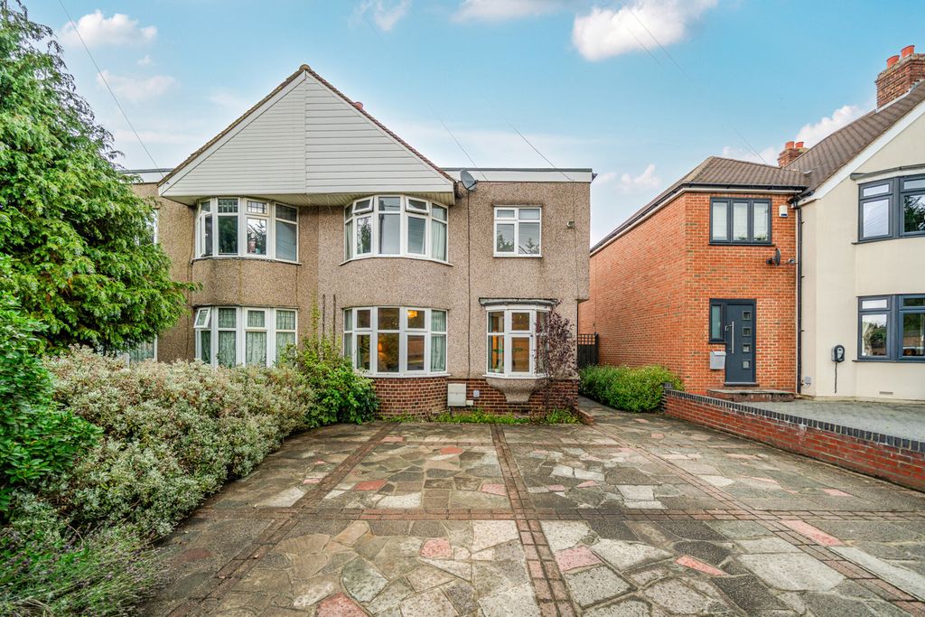 Property photo 3 of 25 External