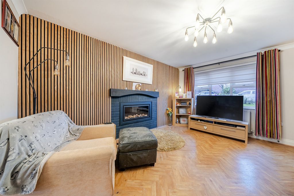 Property photo 2 of 18