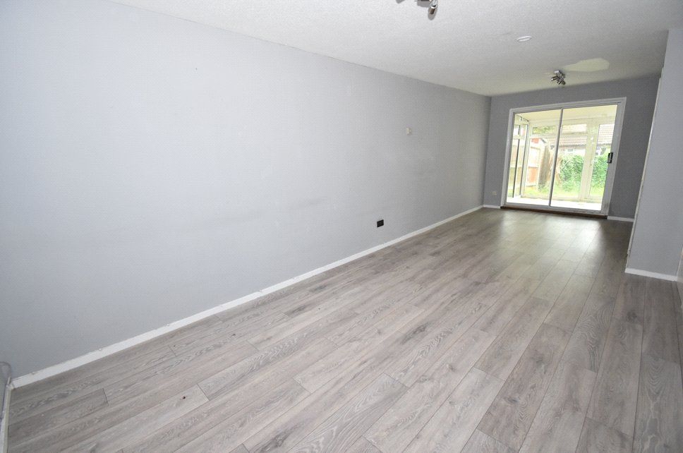 Property photo 1 of 12 Lounge